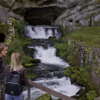 Visite et tourisme à la source de la Loue
