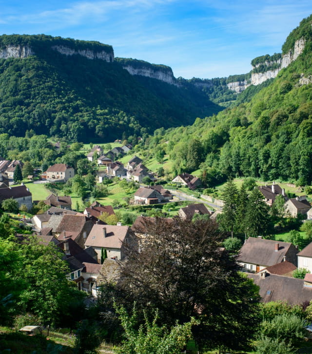 La reculée de Baume-Les-Messieurs dans le Jura