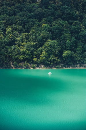 Lac de Vouglans vert emeraude