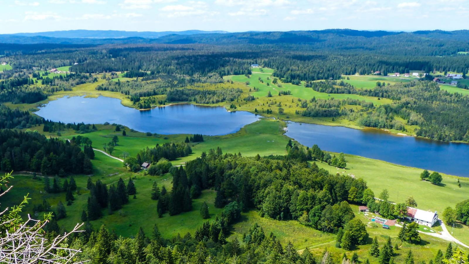 Belvédère sur le Lac de Bellefontaine et lac des Mortes