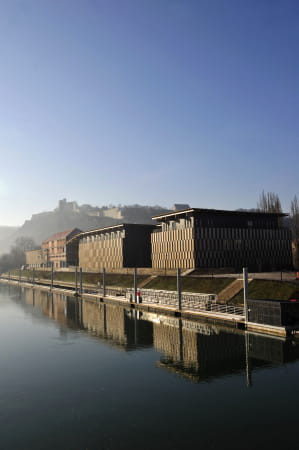 La Cité des Arts au bord du Doubs - Besançon