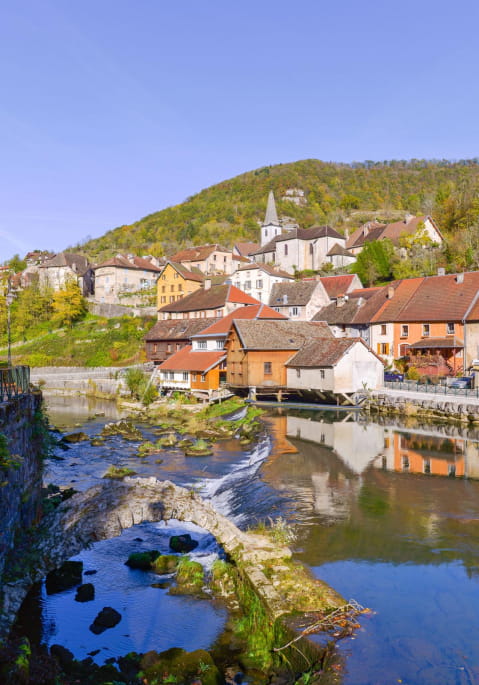 Village de Lods, au bord de La Loue