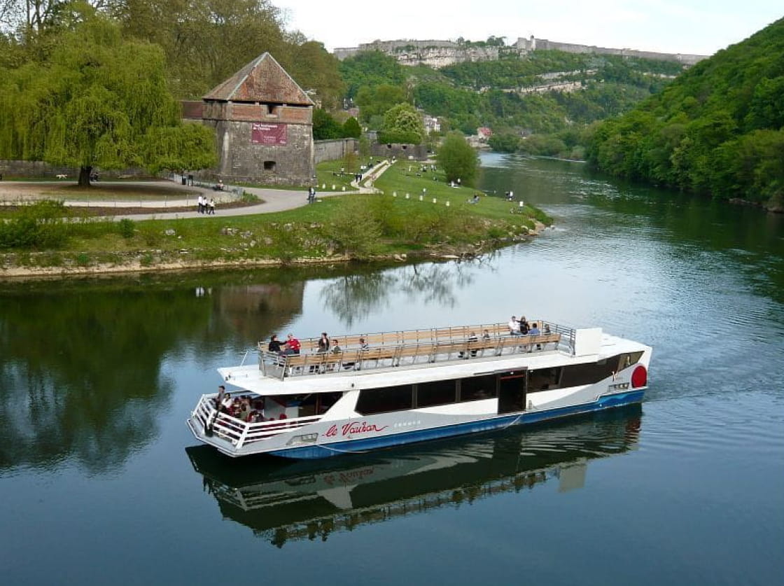 Bateau promenade à Besançon
