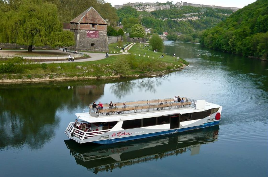 Bateau promenade à Besançon