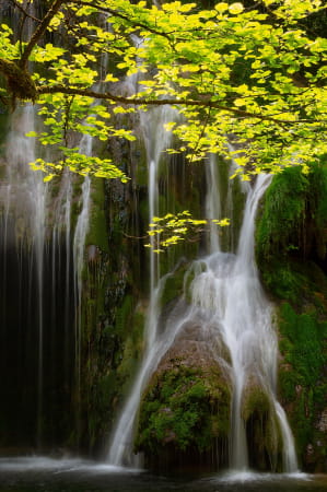 Détail de la cascade des Tufs dans le Jura