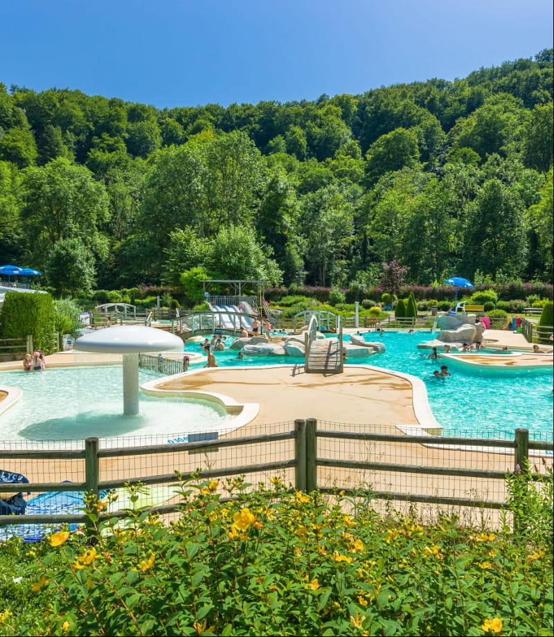 Parc aquatique du domaine de Chalain