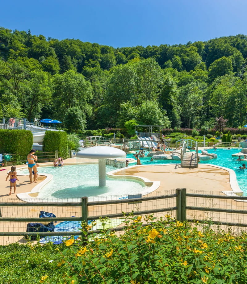 Parc aquatique du domaine de Chalain