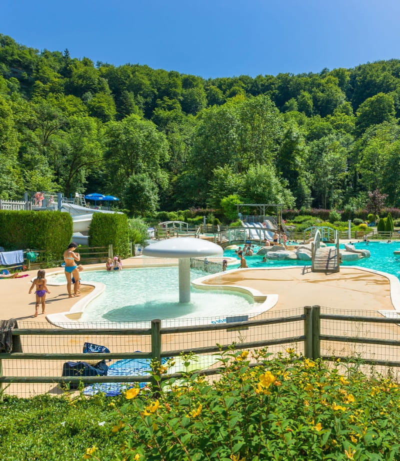 Parc aquatique du domaine de Chalain