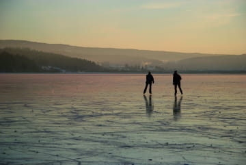 Patin à glace sur le lac de Saint-Point