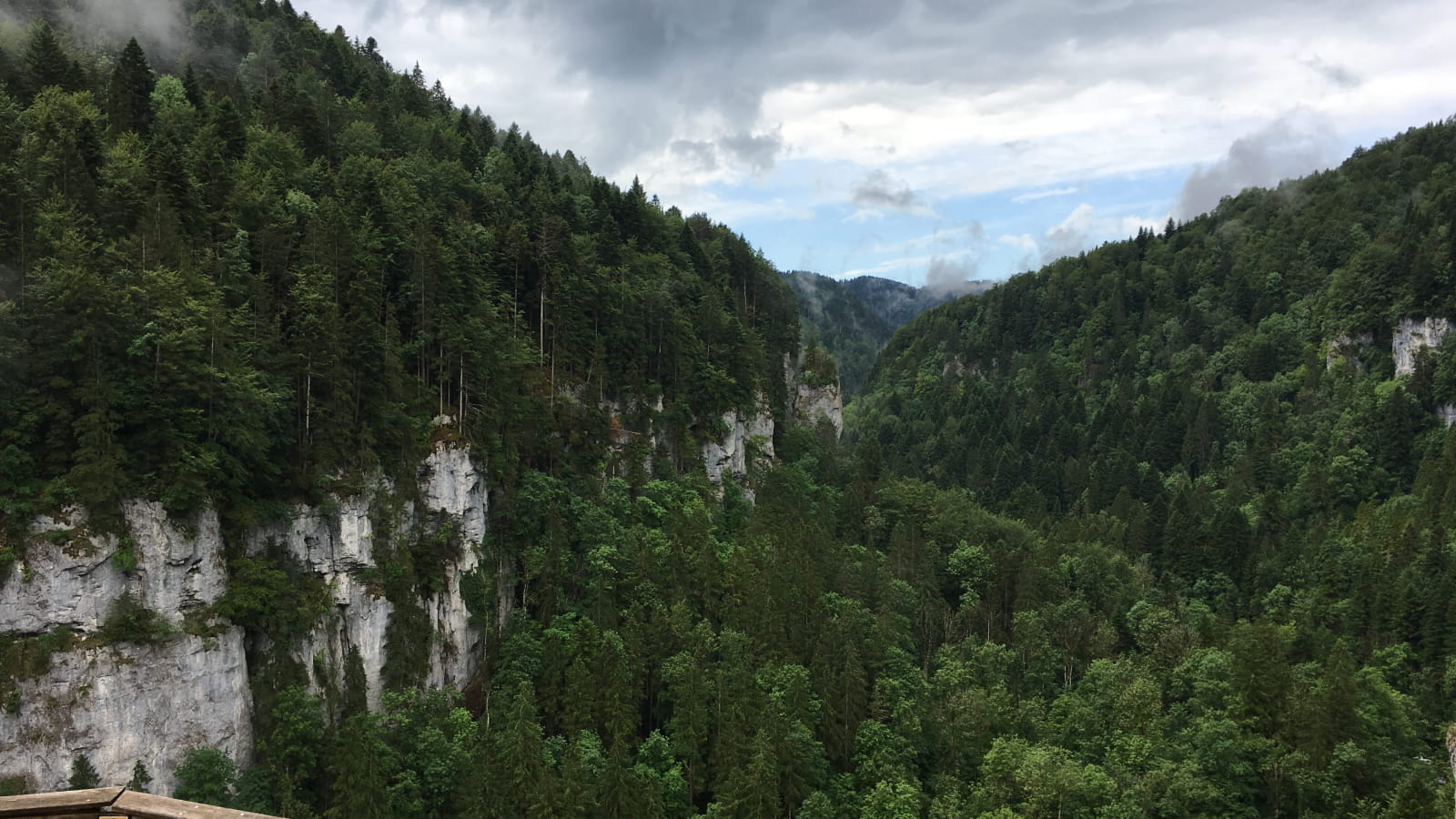 Randonnée sur les chemins de la contrebande