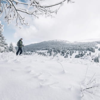 Pour ceux qui préfèrent la promenade aux sorties ski, les randonnées en raquettes sont la promesse de sorties inoubliables hors des sentiers battus