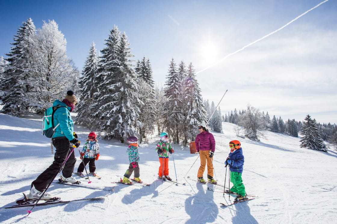 Appréciées des familles pour leurs pentes douces et rassurantes, les Montagnes du Jura sont une vraie montagne à skier !
