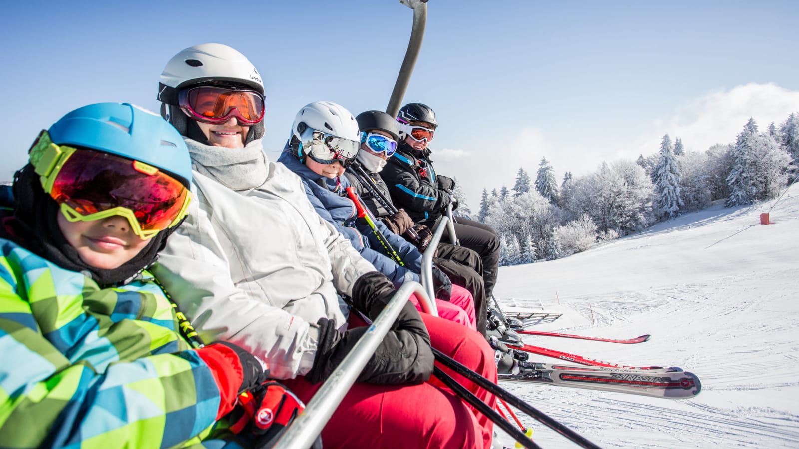 A Métabief, aux Rousses ou aux Monts Jura, profitez de domaines alpins sportifs et authentiques