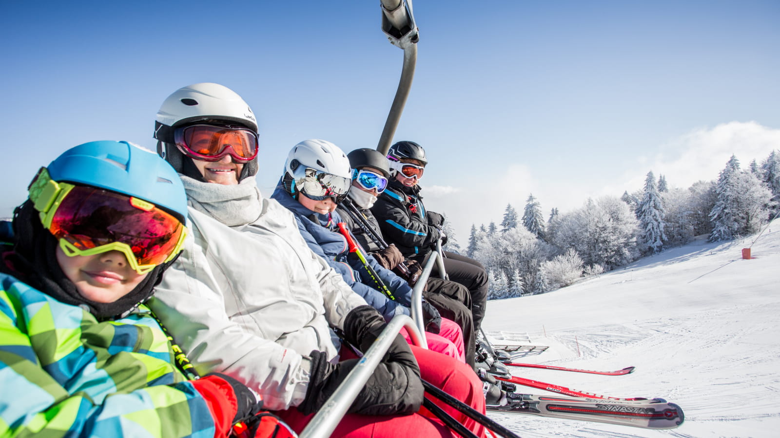 A Métabief, aux Rousses ou aux Monts Jura, profitez de domaines alpins sportifs et authentiques