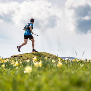 Coureur de trail dans les Montagnes du Jura