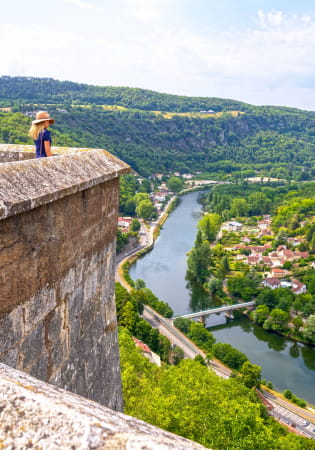 Panorama sur le Doubs et Besançon depuis la Citadelle