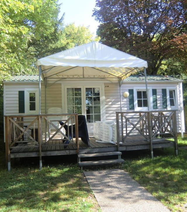mobile-home du camping la Pergola dans le Jura
