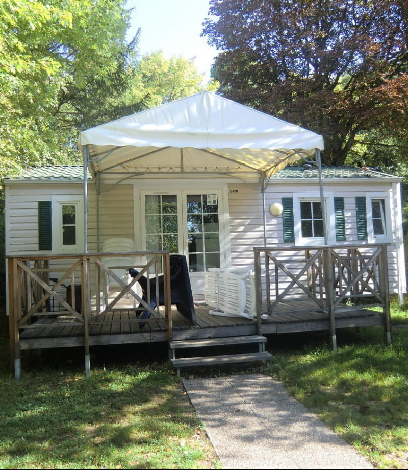 mobile-home du camping la Pergola dans le Jura