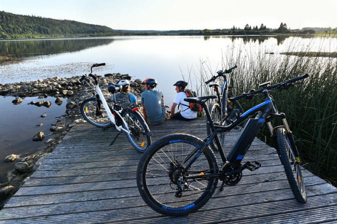 Pause VTT au lac de Bouverans