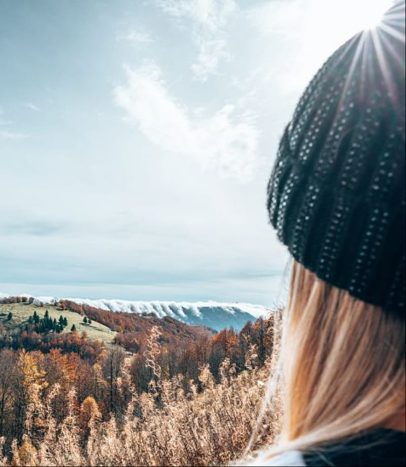 Vue du sommet du Crêt de Chalam à l'automne et mer de nuages