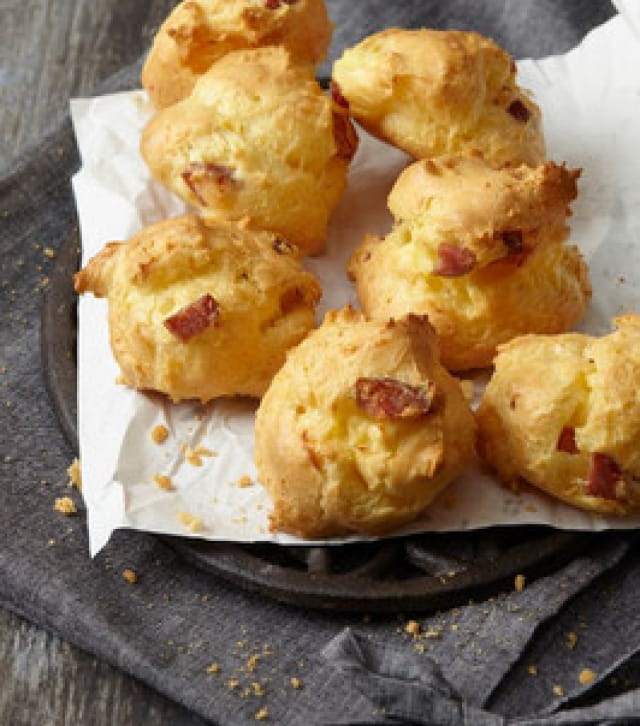 gougères saucisses de Morteau et Comté