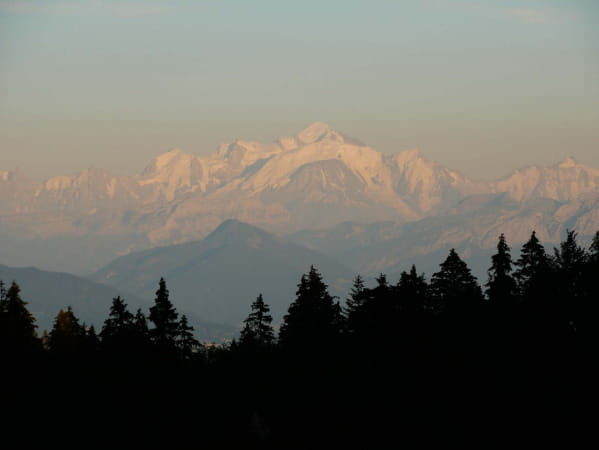 Le sommet du Mont-Blanc depuis le col de la Faucille
