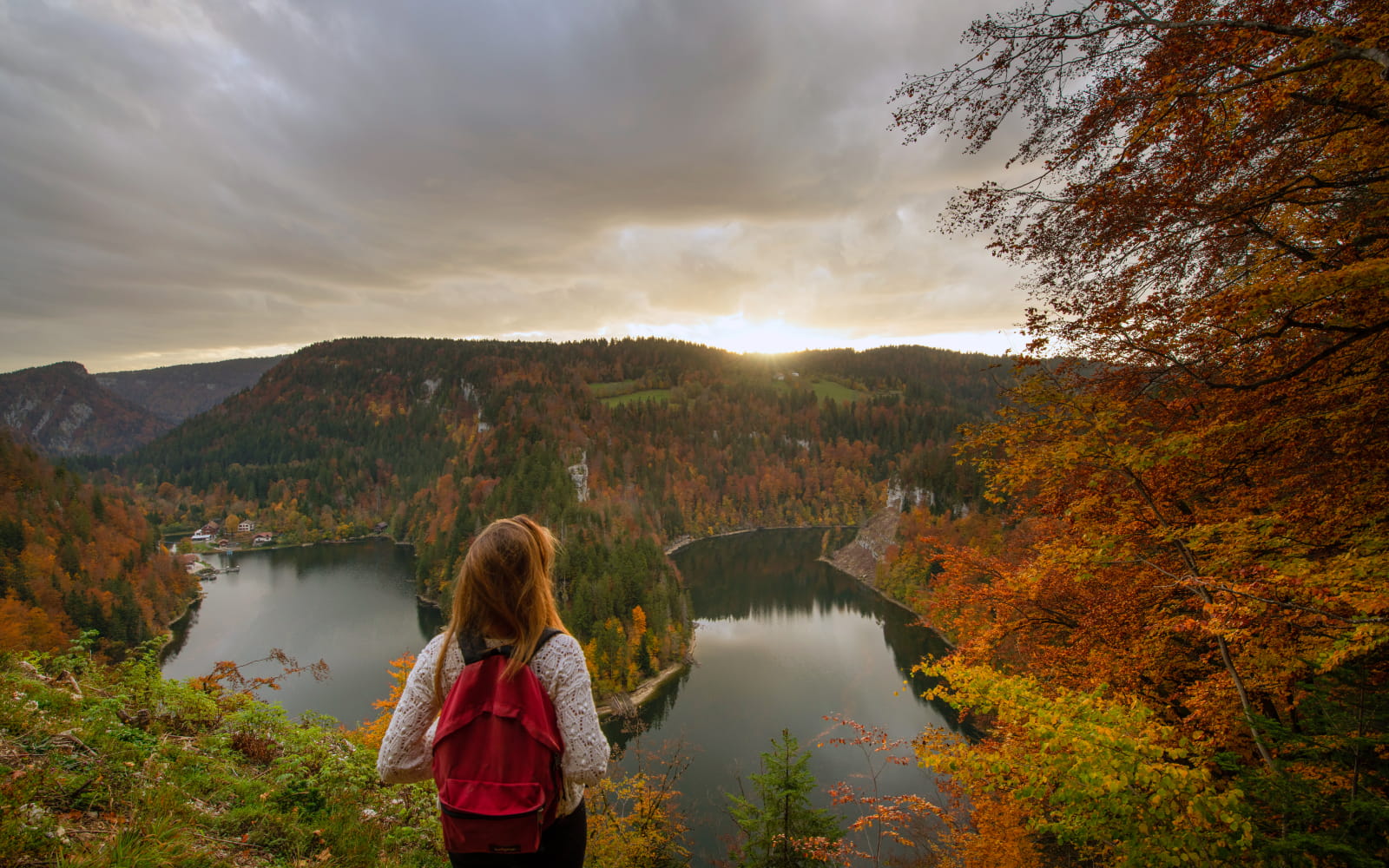 Vue depuis le Belvédère du Saut du Doubs en automne
