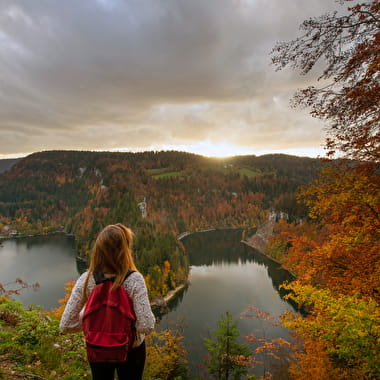 Vue depuis le Belvédère du Saut du Doubs en automne