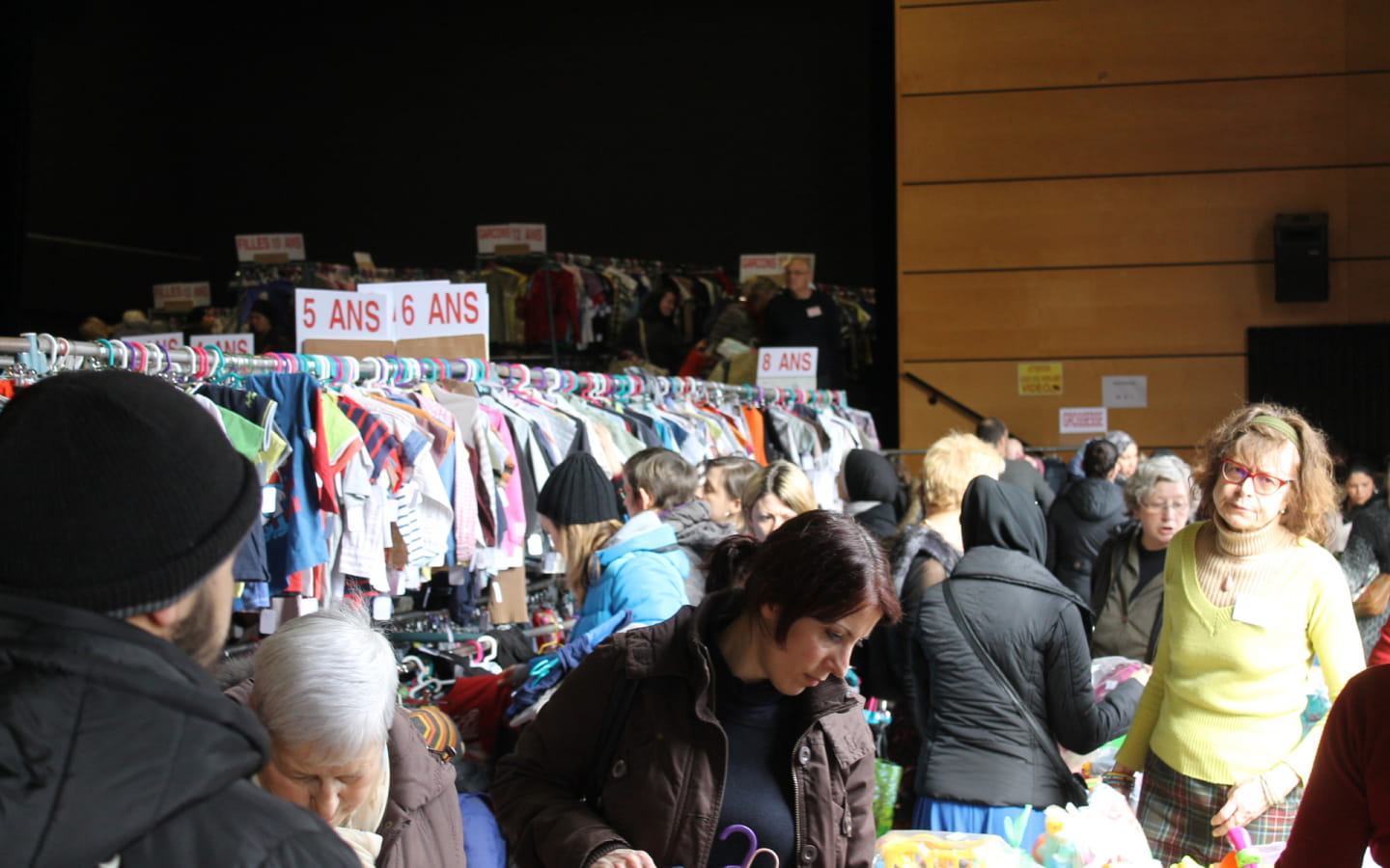 Bourse aux vêtements et puériculture par l'Union des Familles d'Audincourt