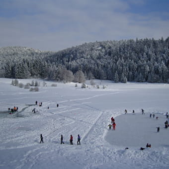 Patinage sur le lac Genin - CHARIX