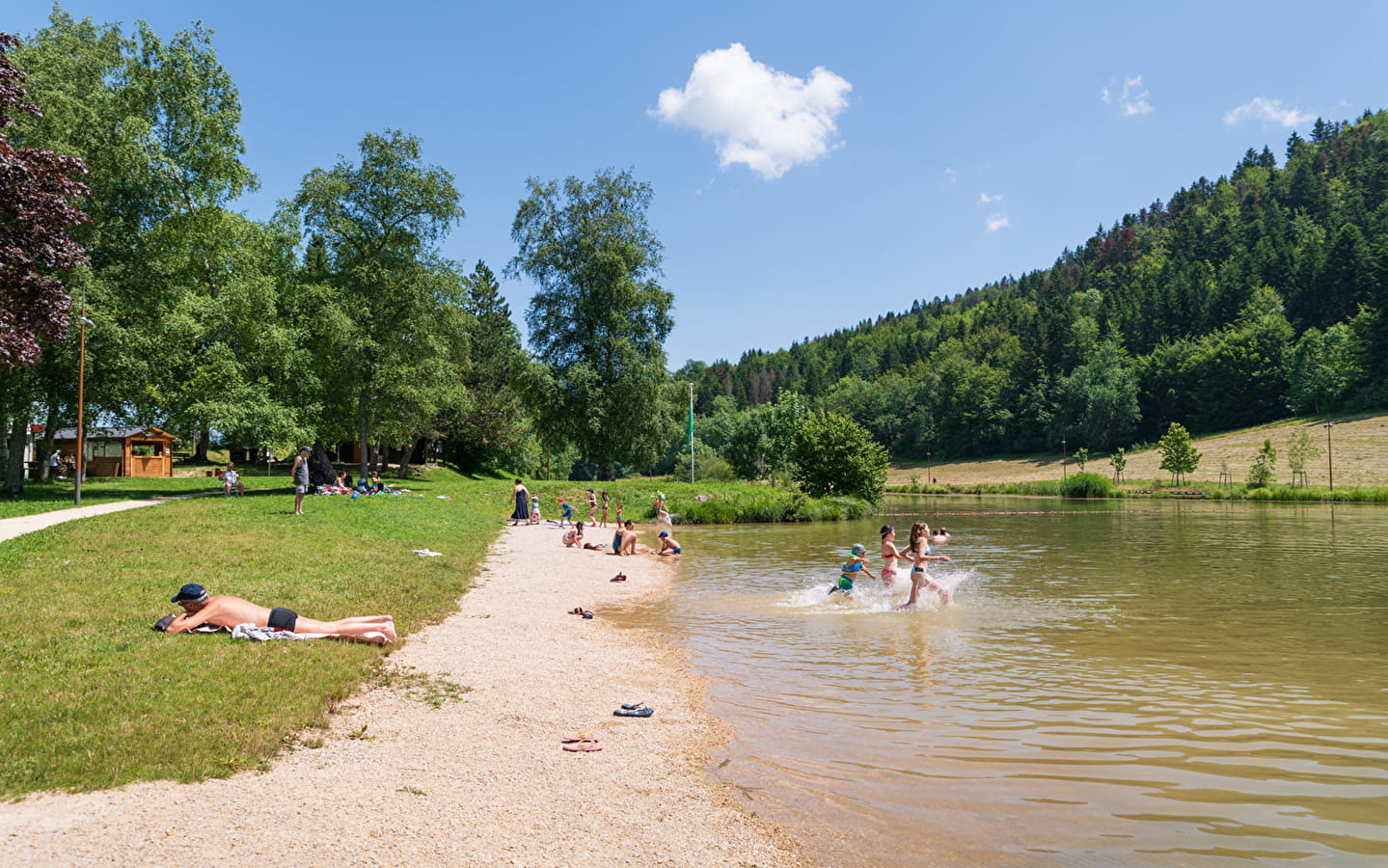 Baignade au lac de Lalleyriat