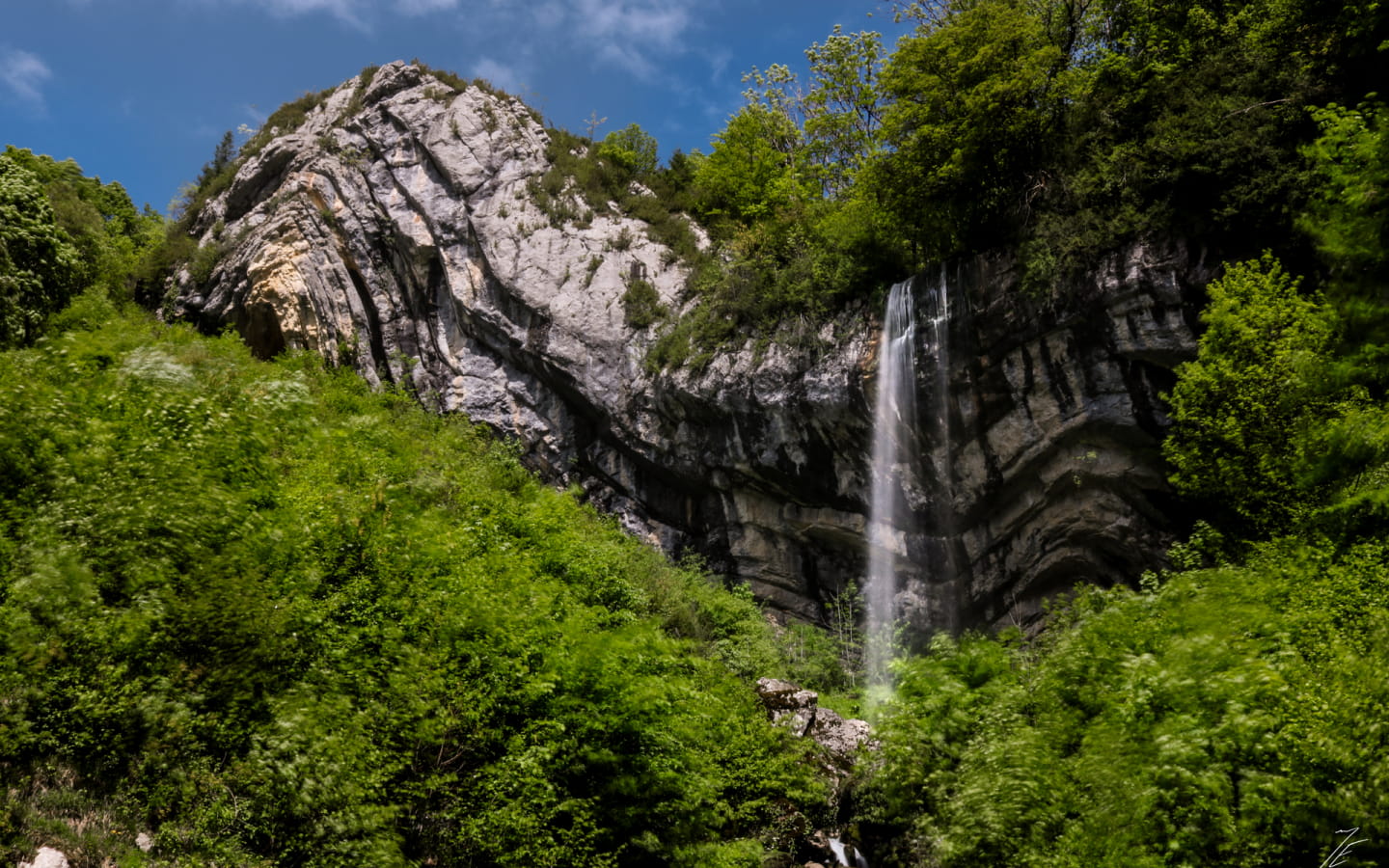 Le Chapeau de Gendarme (Saut du chien et cascade du Moulin d'Aval) 