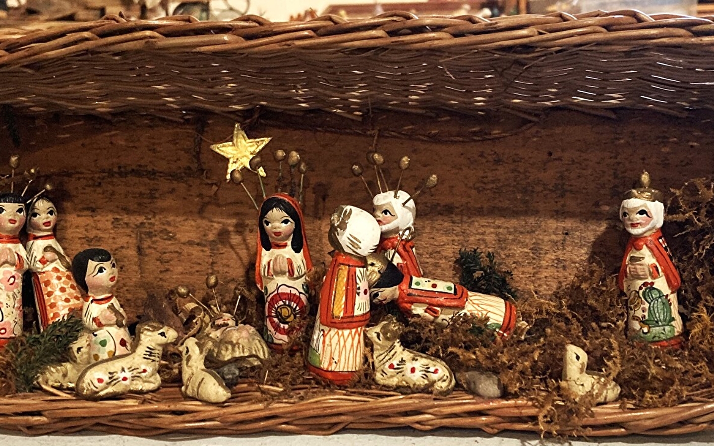 Petites crèches du monde & Réalisation de crèches par les écoles