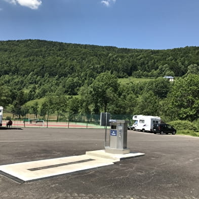 Aire de services municipale pour camping-cars