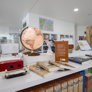 Librairie-boutique de l'Espace des Mondes Polaires Paul-Émile Victor