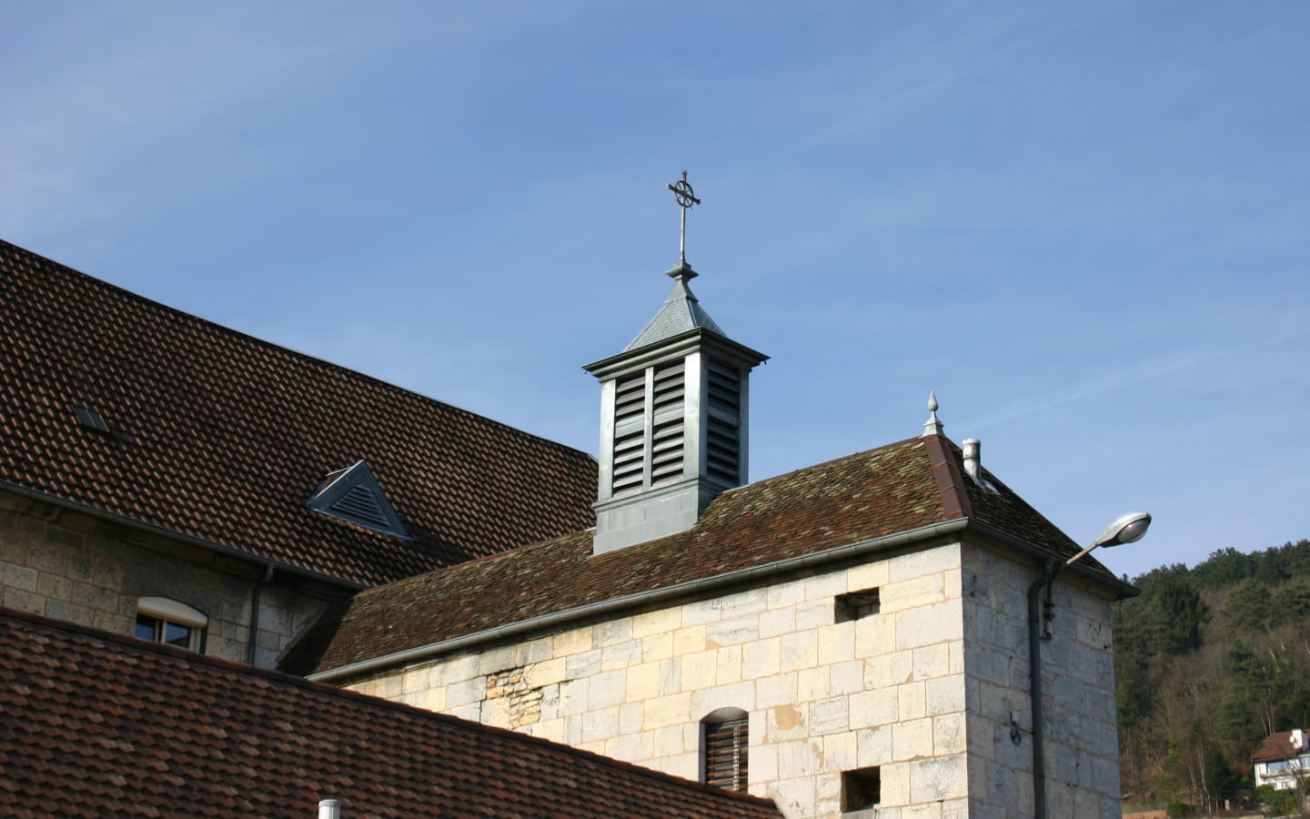 Hôpital Sainte-Croix et son apothicairerie