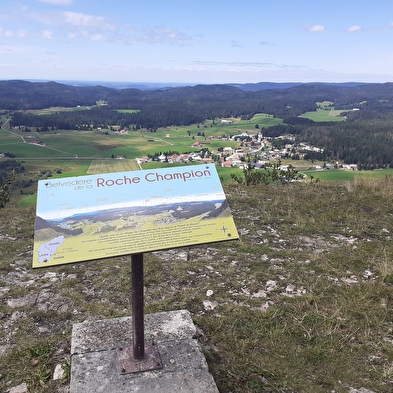 Roche Champion par le Gît du Désert