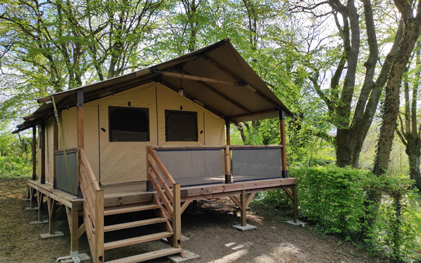 Tentes lodge au Domaine de Mépillat