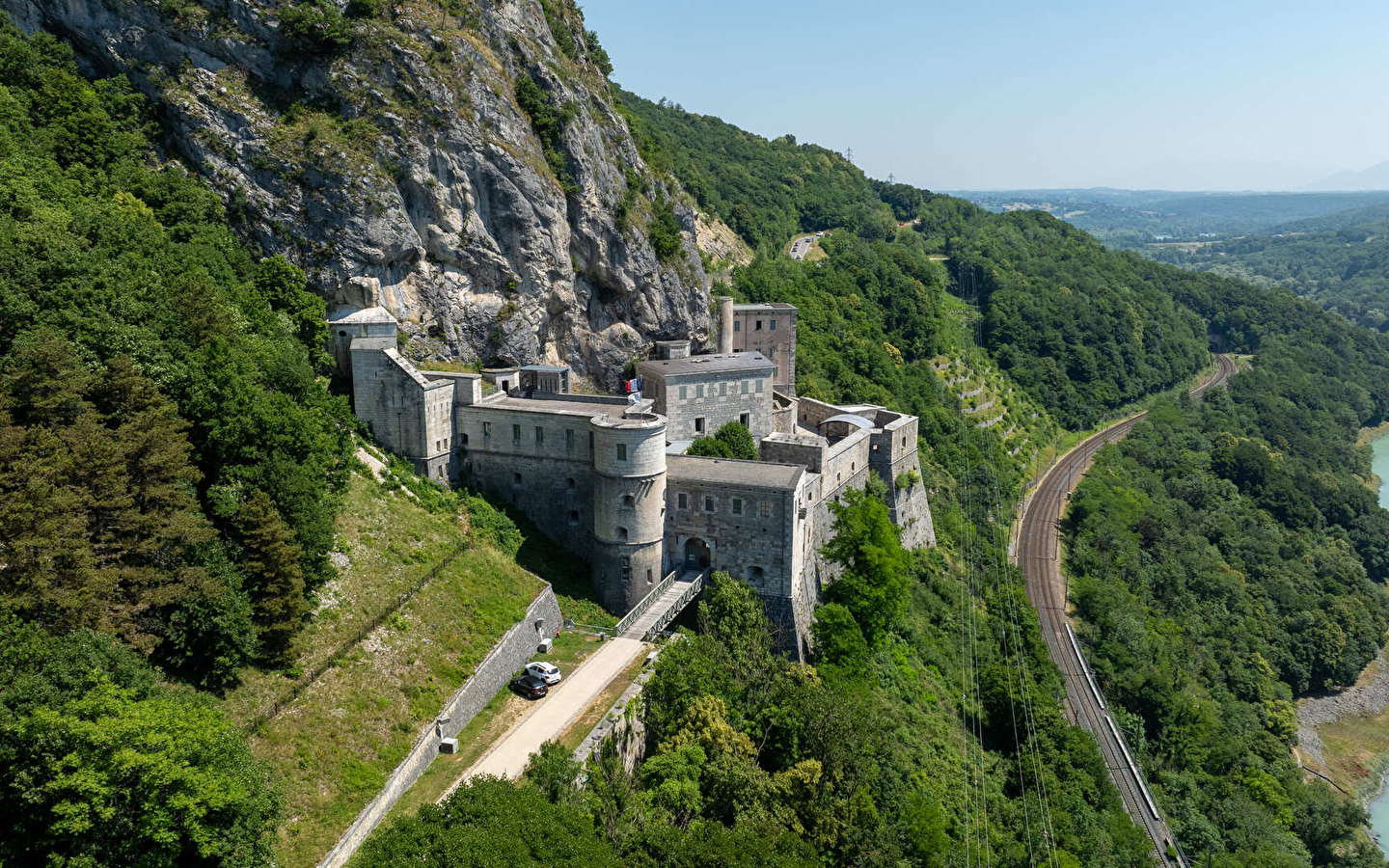 Randonnée pédestre : Fort l'Écluse au bord du Rhône