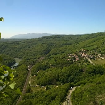 Le village des écureuils à CLAIRVAUX-LES-LACS : Jura Tourisme