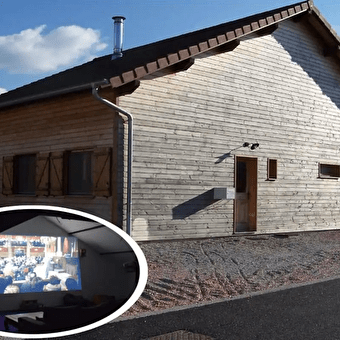 Maison en bois avec salle de cinéma à la campagne - ETERNOZ