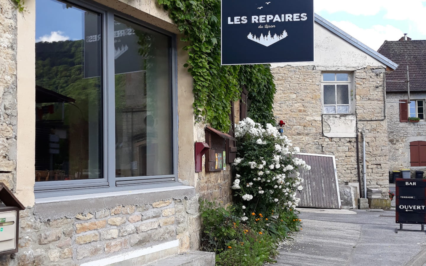 Les Repaires