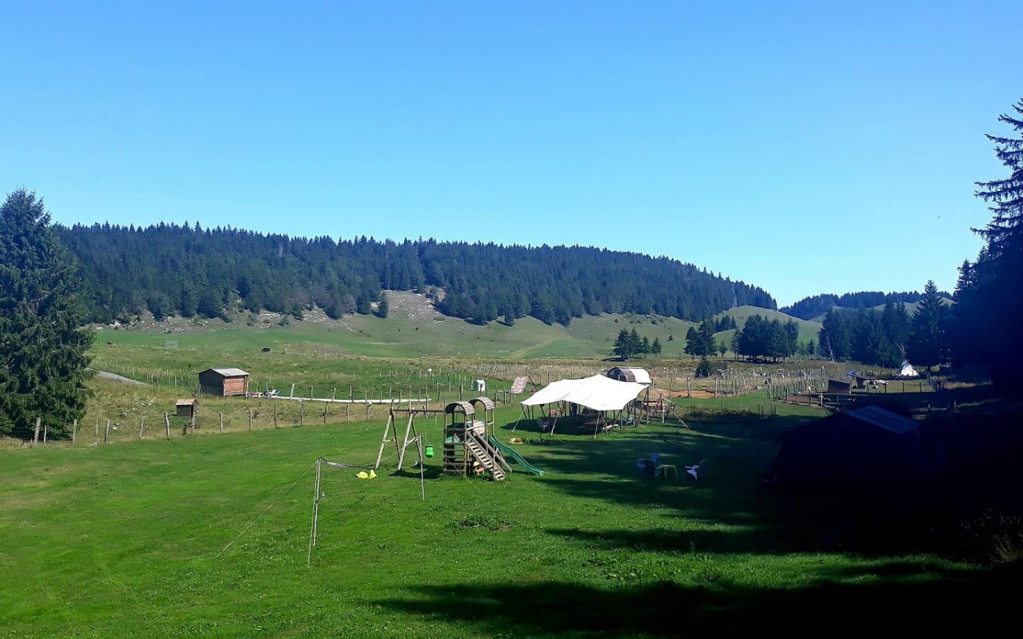 Aire naturelle de camping - La Ferme de l'Enquerne