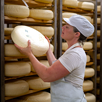 Fromagerie de l'Abbaye - Galerie de visite fermée en raison de travaux - CHEZERY-FORENS
