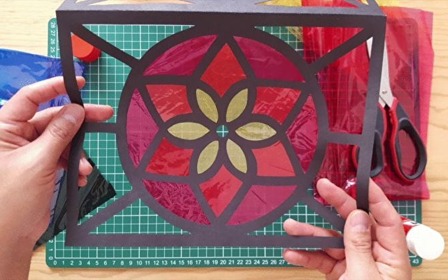 Musée de l'Abbaye - Atelier ' Vitrail en papier'