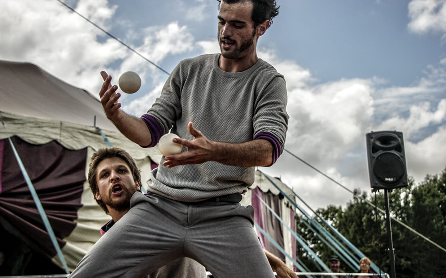 Animations et spectacle de cirque au Château de Champdor