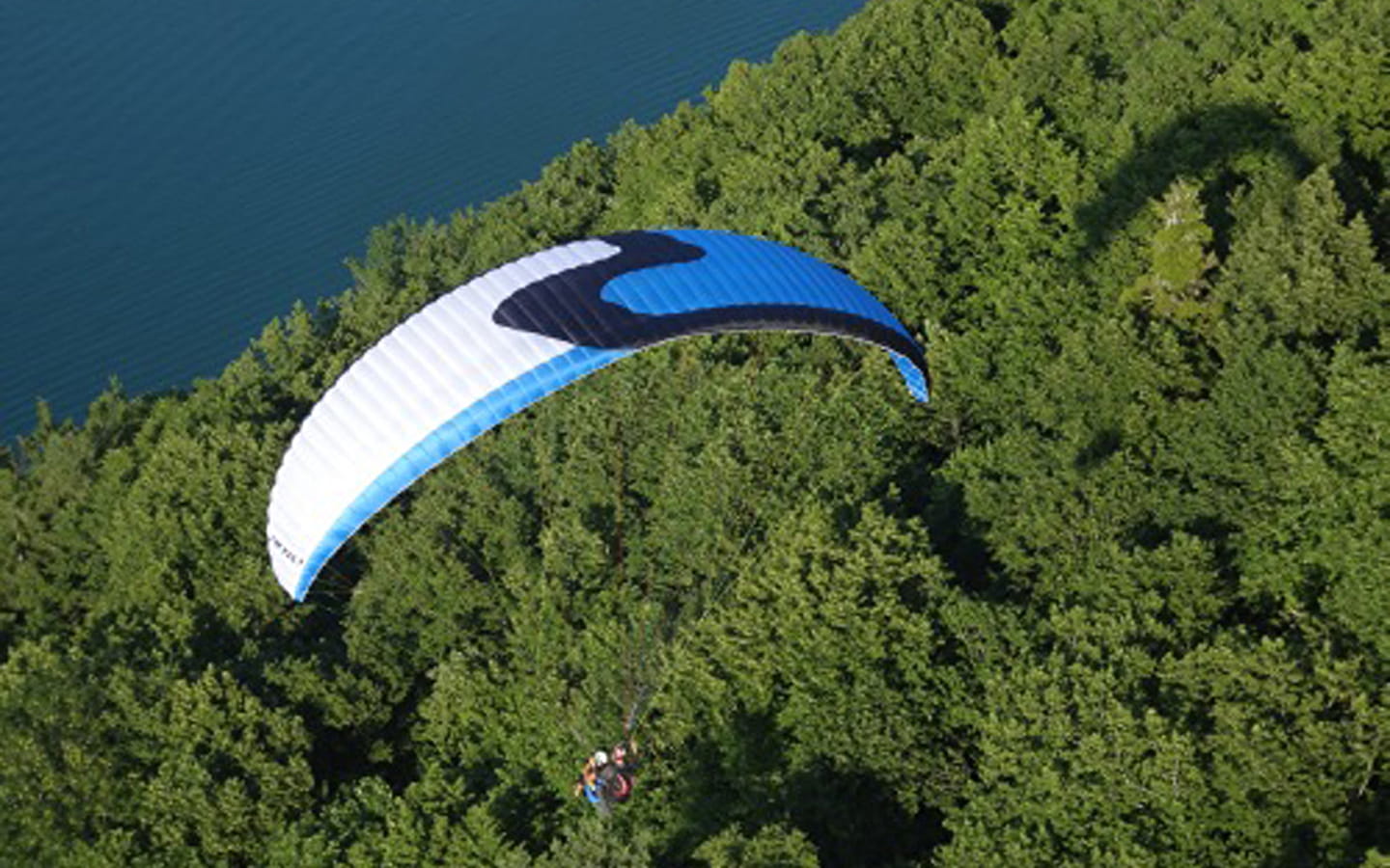 Baptême en parapente au dessus du lac de Nantua