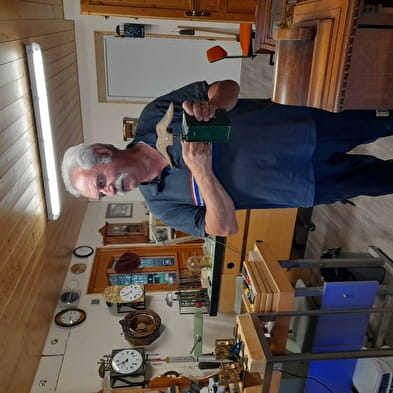 Visite d'un atelier d'horlogerie ancienne