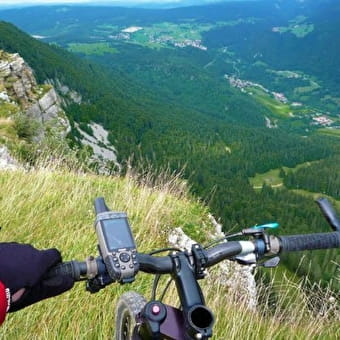 La grande traversée du Jura en VTT électrique - Les Cernets