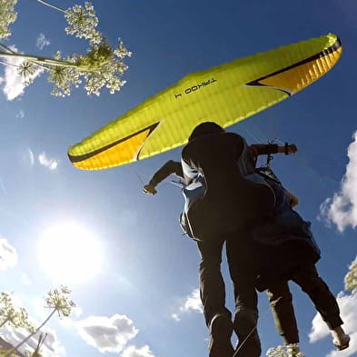 Baptême en parapente au dessus du lac de Nantua